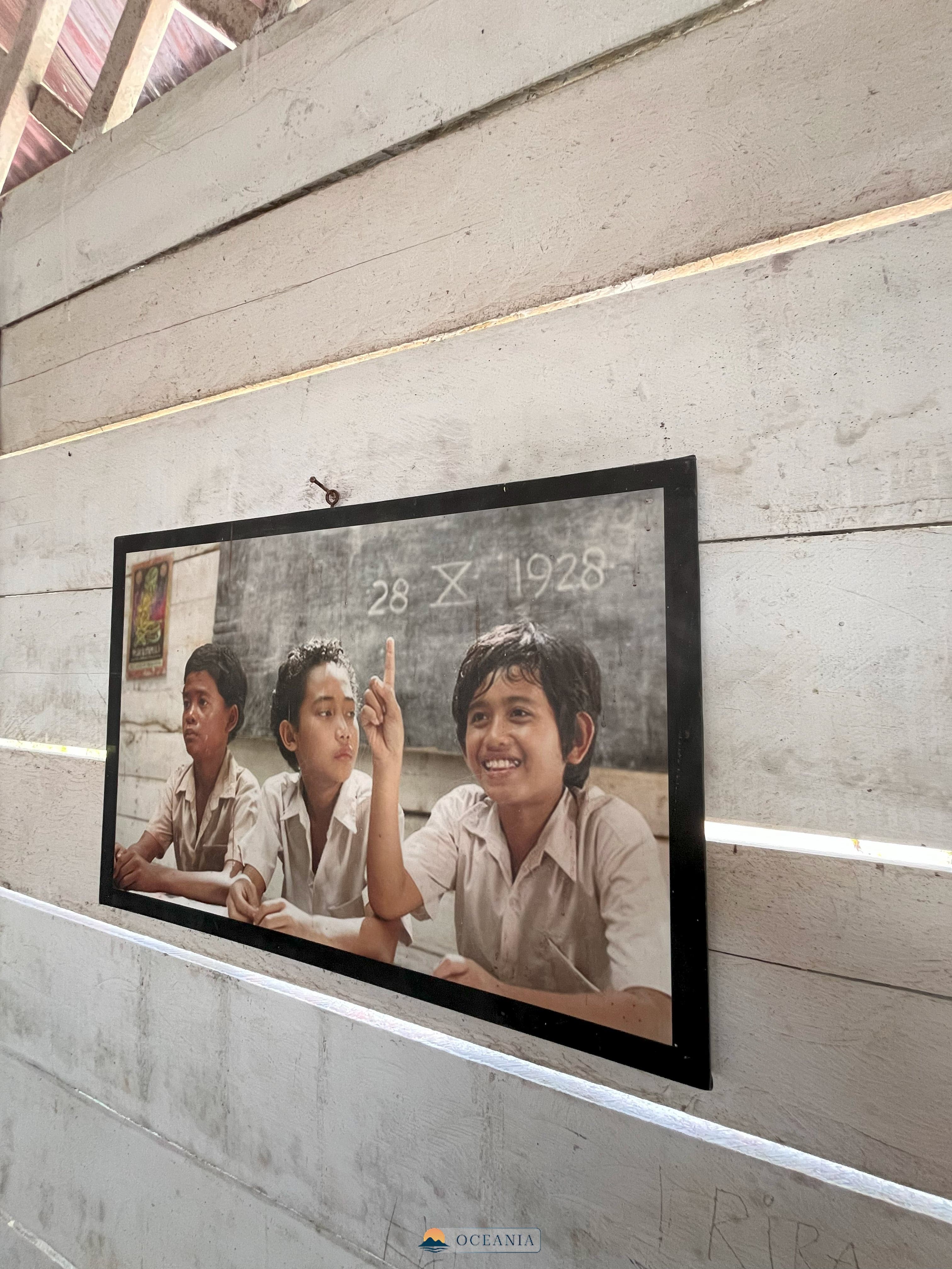 Replika SD Laskar Pelangi