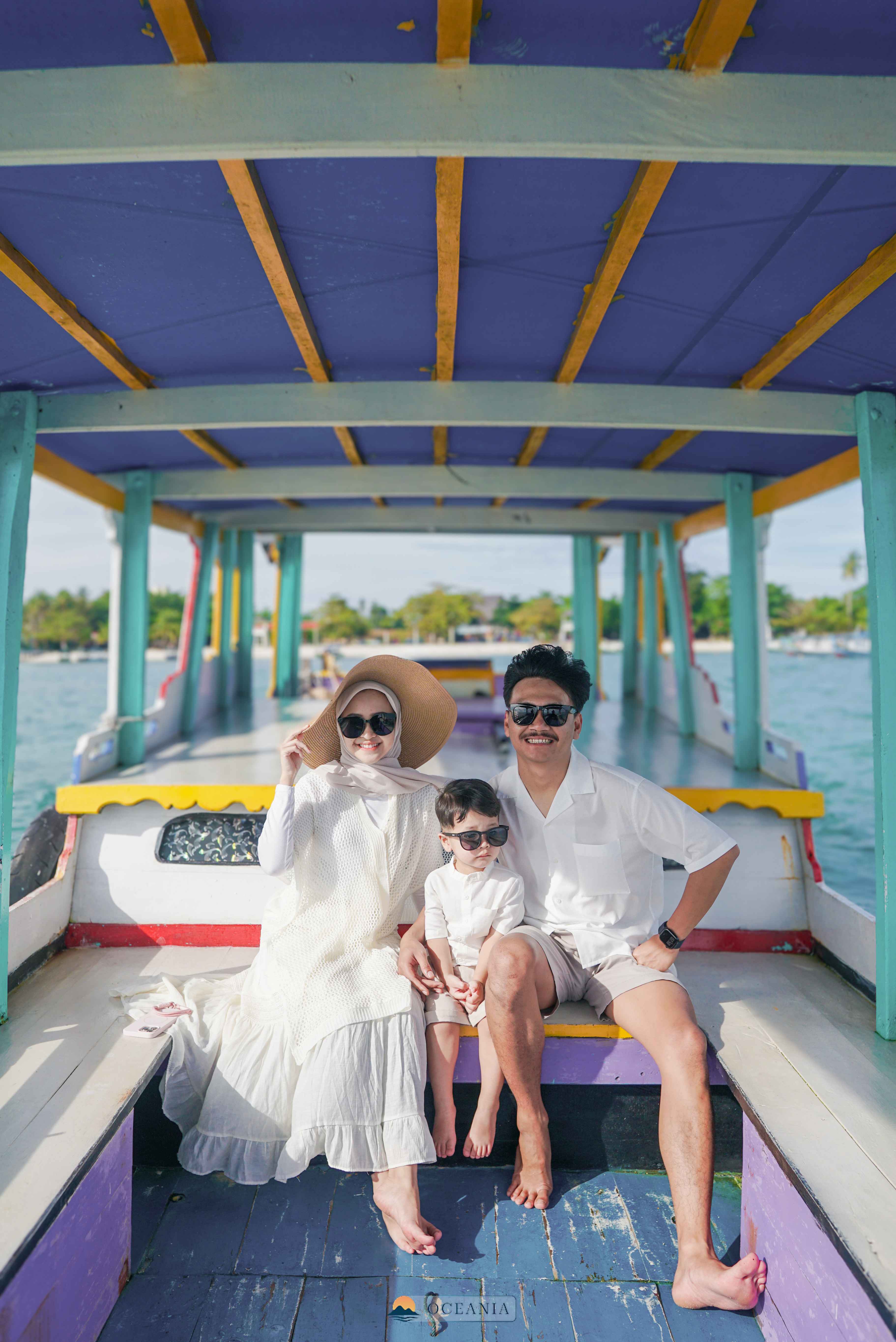 Sun, sea, and family — the perfect trio!